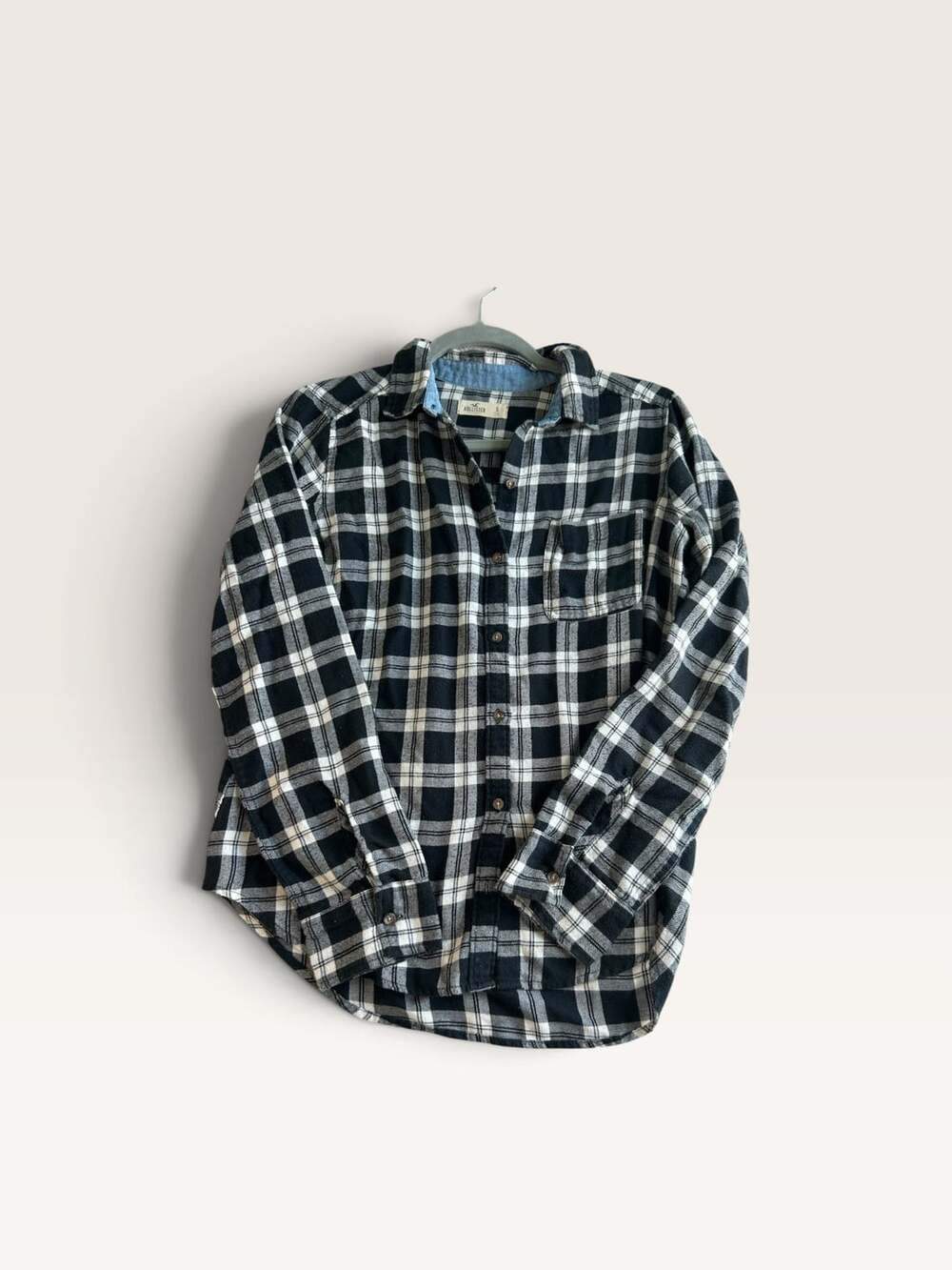 Hollister Black and White Plaid Long Sleeve Flannel Button-Up Shirt with Chest P